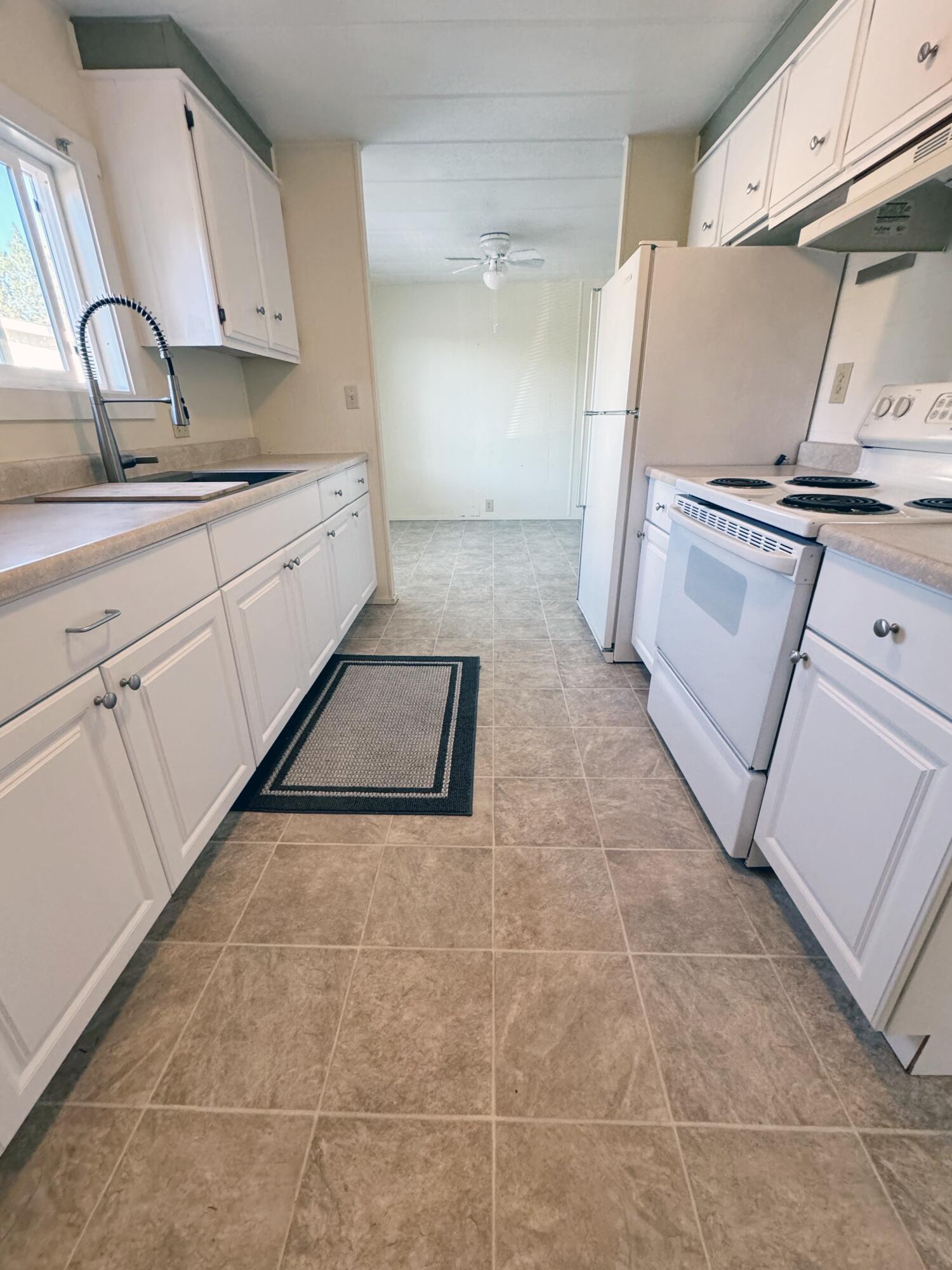 Townsite Of Laidlaw - Residential