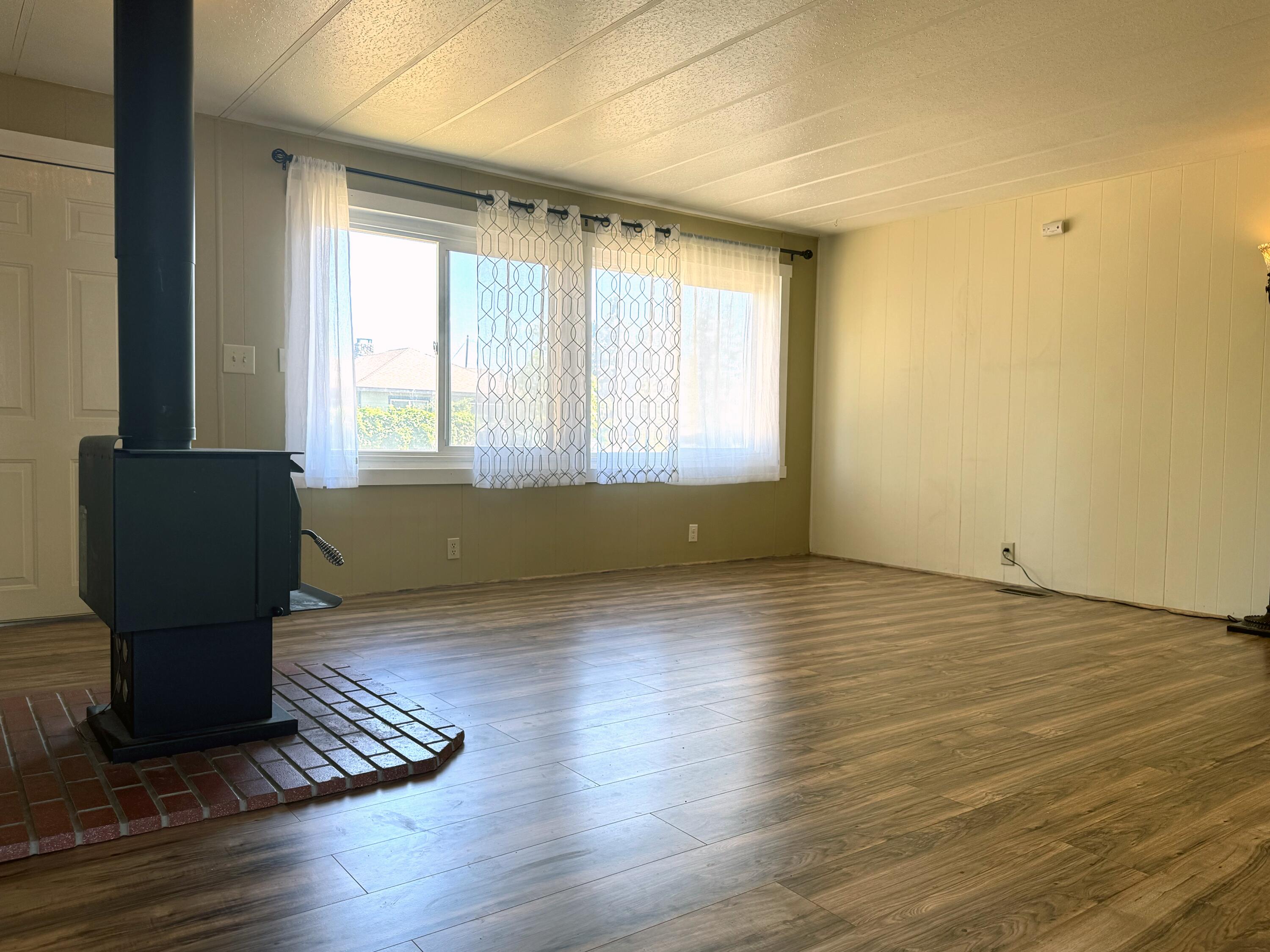 Townsite Of Laidlaw - Residential