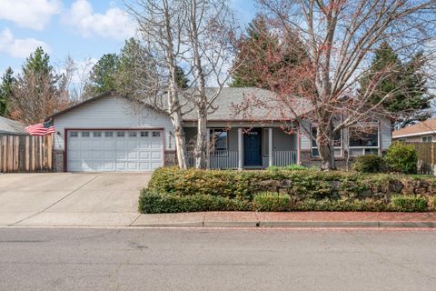 Photo of 2128 Terrel Drive, Medford, OR 97501 (MLS # 220217467)