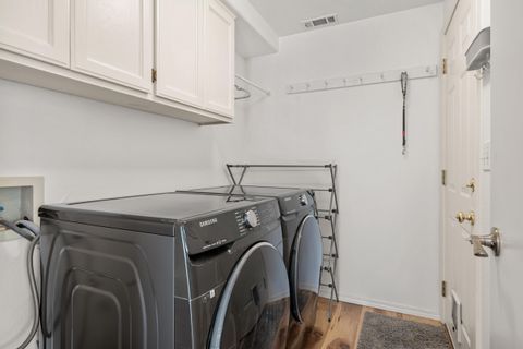 Tiny photo for 2128 Terrel Drive, Medford, OR 97501 (MLS # 220217467)