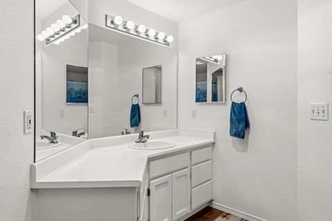 Tiny photo for 2128 Terrel Drive, Medford, OR 97501 (MLS # 220217467)