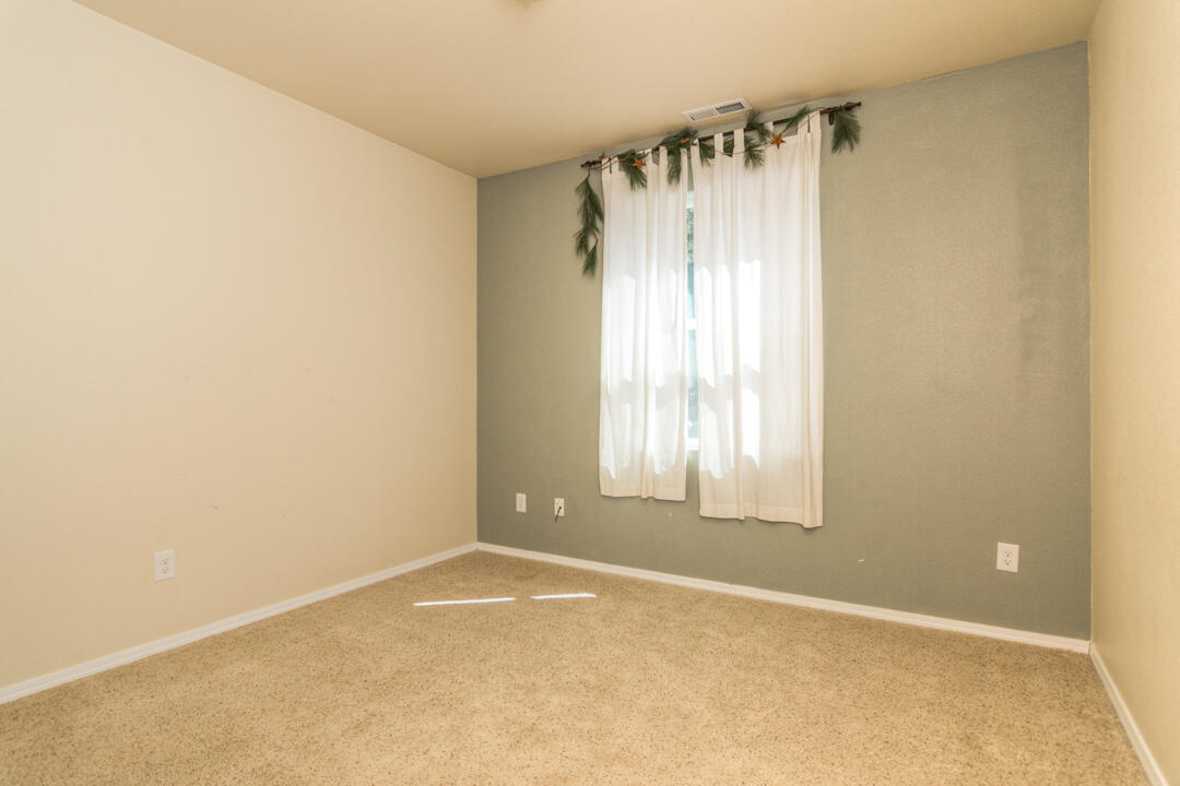 Ponderosa Pines East - Residential