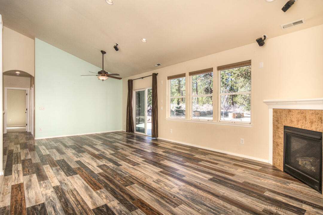 Ponderosa Pines East - Residential