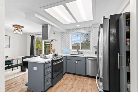 Tiny photo for 1461 Applegate Lane, Medford, OR 97501 (MLS # 220215851)