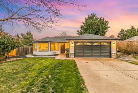 Tiny photo for 1461 Applegate Lane, Medford, OR 97501 (MLS # 220215851)