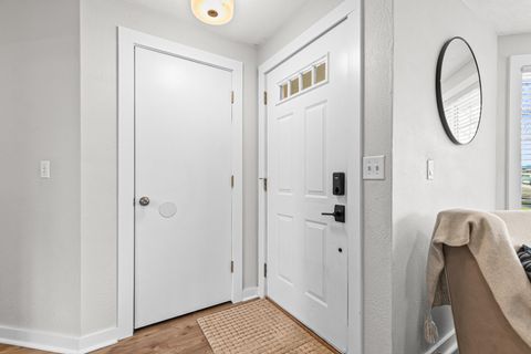 Tiny photo for 1461 Applegate Lane, Medford, OR 97501 (MLS # 220215851)