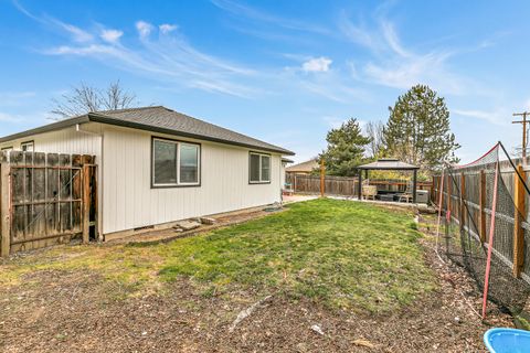 Tiny photo for 1461 Applegate Lane, Medford, OR 97501 (MLS # 220215851)