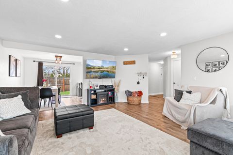 Tiny photo for 1461 Applegate Lane, Medford, OR 97501 (MLS # 220215851)