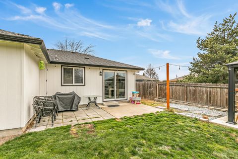 Tiny photo for 1461 Applegate Lane, Medford, OR 97501 (MLS # 220215851)