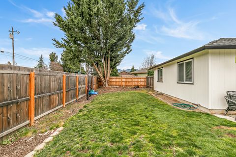 Tiny photo for 1461 Applegate Lane, Medford, OR 97501 (MLS # 220215851)