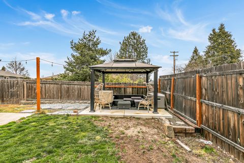 Tiny photo for 1461 Applegate Lane, Medford, OR 97501 (MLS # 220215851)
