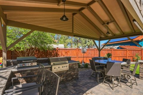 Tiny photo for 61605 Summer Shade Drive, Bend, OR 97702 (MLS # 220220131)