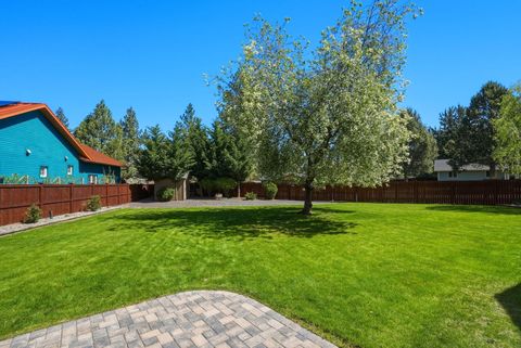 Tiny photo for 61605 Summer Shade Drive, Bend, OR 97702 (MLS # 220220131)