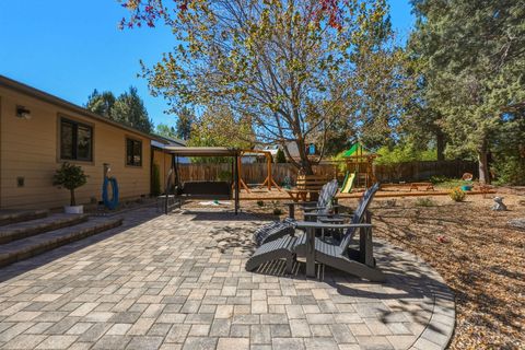 Tiny photo for 61605 Summer Shade Drive, Bend, OR 97702 (MLS # 220220131)
