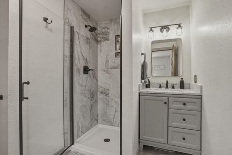 Tiny photo for 61605 Summer Shade Drive, Bend, OR 97702 (MLS # 220220131)
