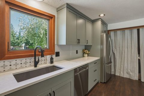 Tiny photo for 61605 Summer Shade Drive, Bend, OR 97702 (MLS # 220220131)