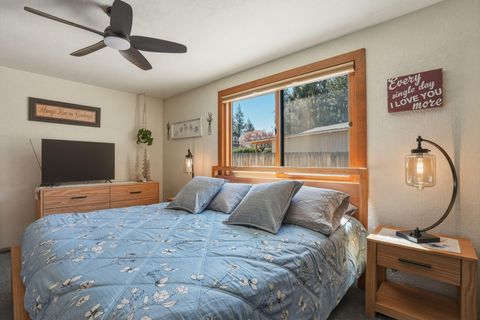 Tiny photo for 61605 Summer Shade Drive, Bend, OR 97702 (MLS # 220220131)