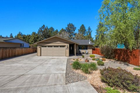 Tiny photo for 61605 Summer Shade Drive, Bend, OR 97702 (MLS # 220220131)