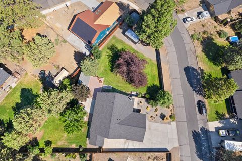 Tiny photo for 61605 Summer Shade Drive, Bend, OR 97702 (MLS # 220220131)