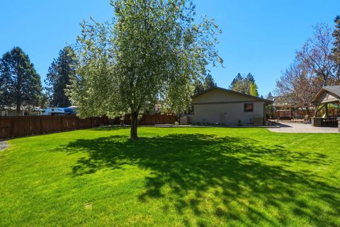 Tiny photo for 61605 Summer Shade Drive, Bend, OR 97702 (MLS # 220220131)