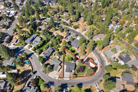 Tiny photo for 61605 Summer Shade Drive, Bend, OR 97702 (MLS # 220220131)