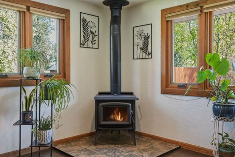 Tiny photo for 61605 Summer Shade Drive, Bend, OR 97702 (MLS # 220220131)