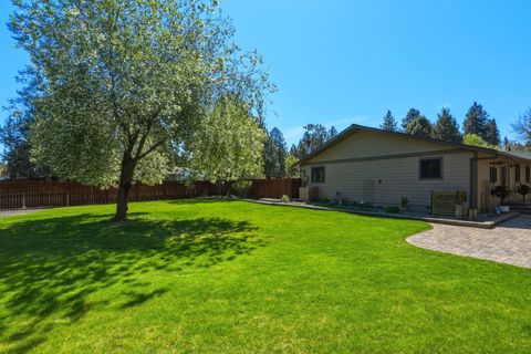 Tiny photo for 61605 Summer Shade Drive, Bend, OR 97702 (MLS # 220220131)