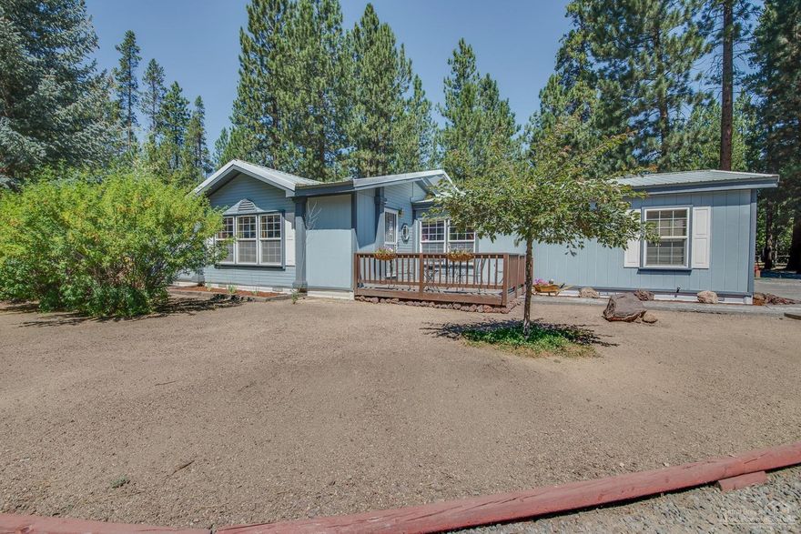 Well maintained home on large 1.44 acre lot in Ponderosa Pines. Tons of cabinet space & natural light from the skylight in the galley style kitchen. Great flow in this home w/Formal Dining room, breakfast nook & large master w/dual walk in closets. Master bath boasts walk in shower and jetted jacuzzi tub. A/C w/newer heat pump. Sprinkler system installed & ready for sod. Horse shoe pits, water/electric posts throughout property & custom fire pit make for ideal outdoor living! Room for toys & full RV hookups