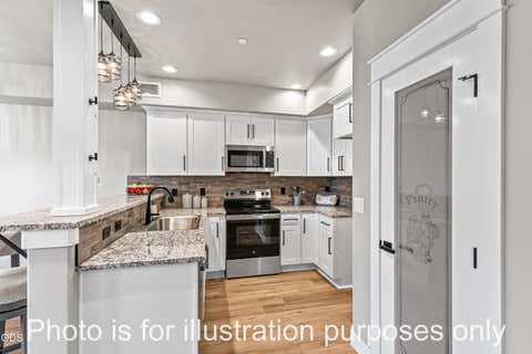 Tiny photo for 7402 Denman Court, Medford, OR 97503 (MLS # 220226704)