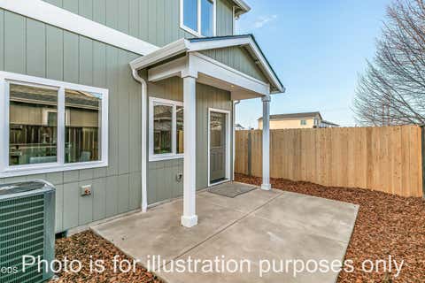Tiny photo for 7402 Denman Court, Medford, OR 97503 (MLS # 220226704)