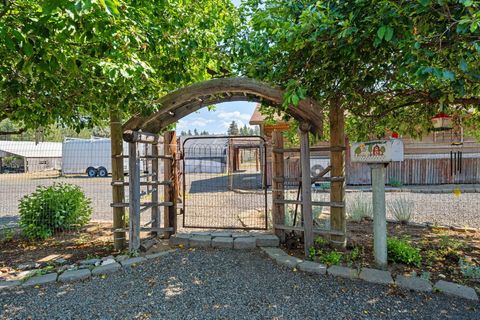 Tiny photo for 50808 S Huntington Road, La Pine, OR 97739 (MLS # 220205675)