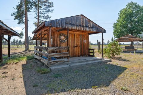 Tiny photo for 50808 S Huntington Road, La Pine, OR 97739 (MLS # 220205675)