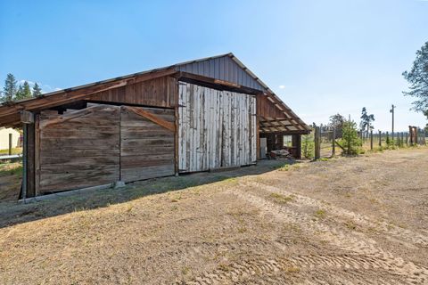 Tiny photo for 50808 S Huntington Road, La Pine, OR 97739 (MLS # 220205675)