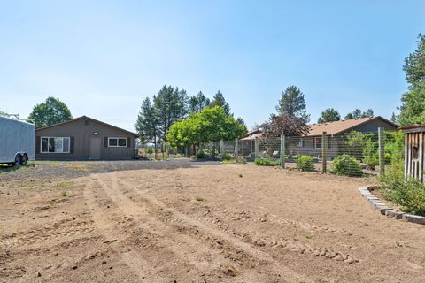 Tiny photo for 50808 S Huntington Road, La Pine, OR 97739 (MLS # 220205675)