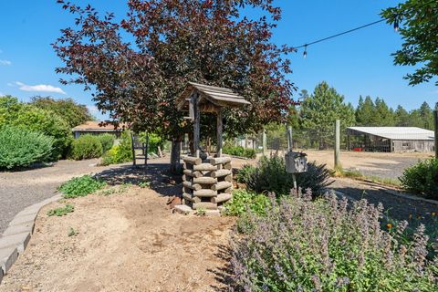 Tiny photo for 50808 S Huntington Road, La Pine, OR 97739 (MLS # 220205675)
