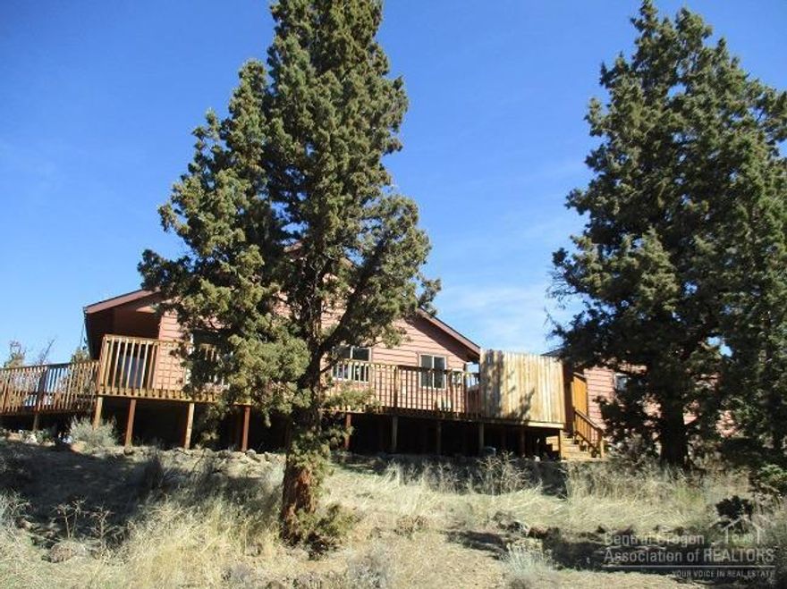 HUD Owned Home. This single level home is located on over 2 acres in desirable Boonesborough on a corner lot. 2 bedrooms plus den-or 3rd bedroom. 2.5 baths with walk in shower. Close to BLM land and is surrounded by natural desert landscapes. Enjoy the privacy of this neighborhood and all that Bend has to offer within minutes <br></p><p style=margin: 0px; 0px;=>Please visit HUDHomestore.com for more information, and make appointment with a Real Estate Broker of your choice to view this home.<br></p><p style=margin: 0px; 0px;=><br></p>