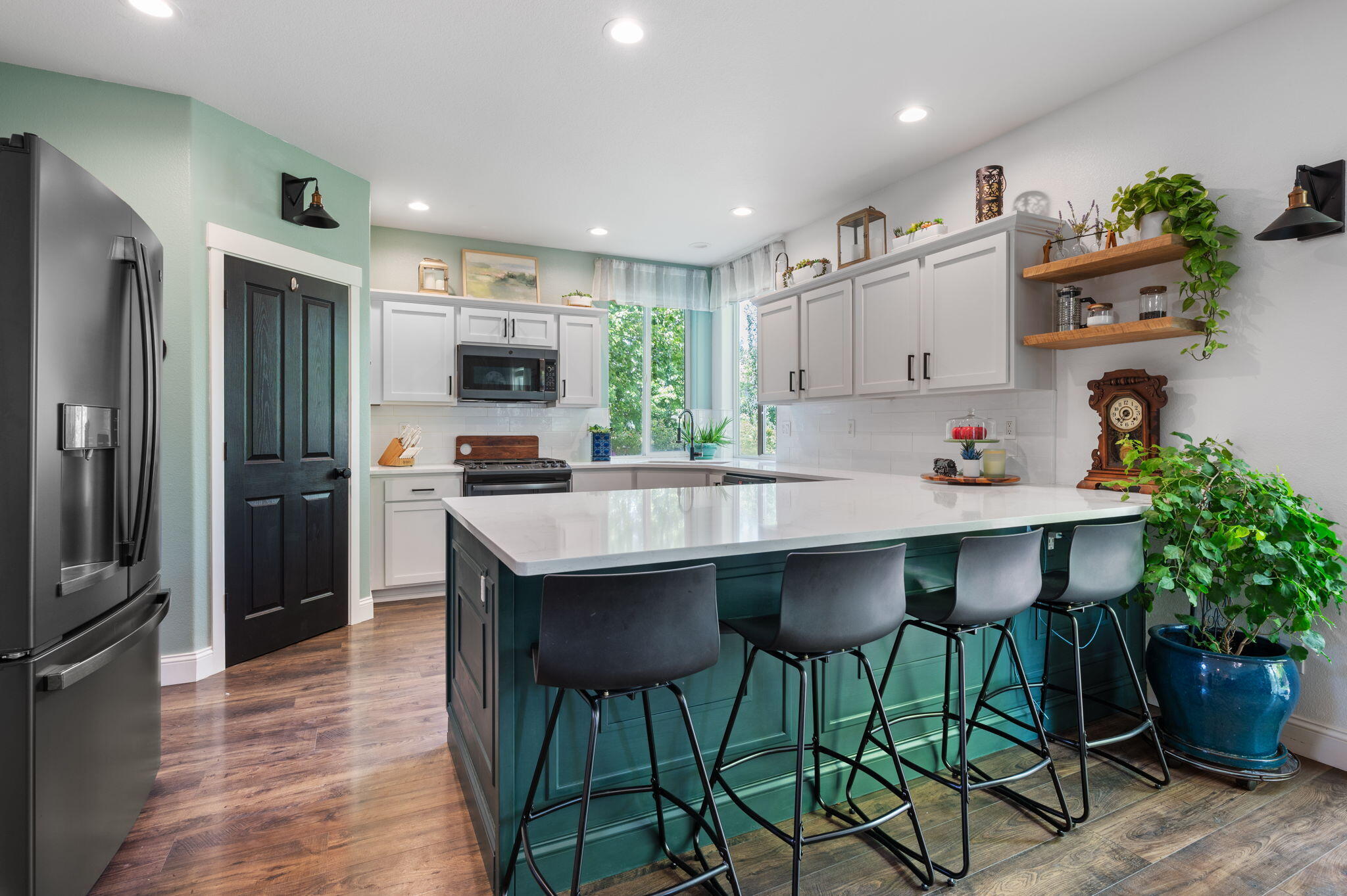2254 NE Arapahoe Court