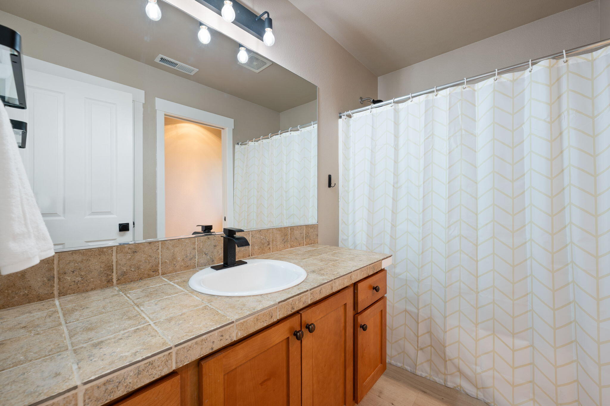 Ni Lah Sha Village - Residential