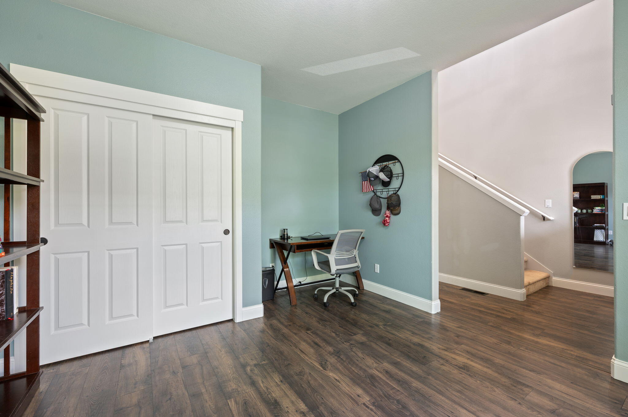 Ni Lah Sha Village - Residential