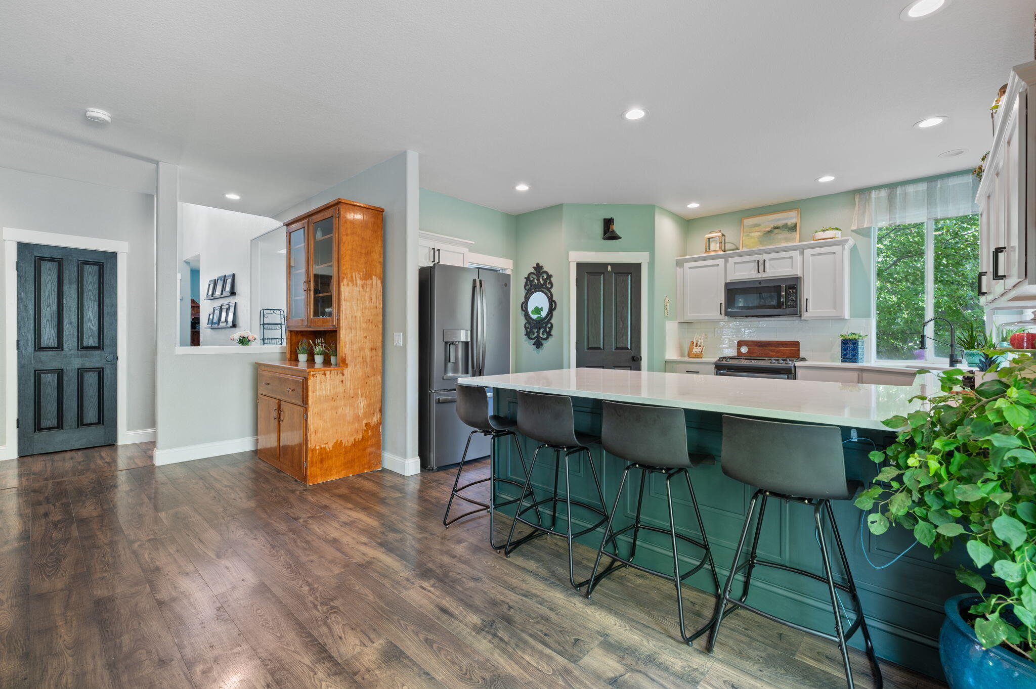 Ni Lah Sha Village - Residential