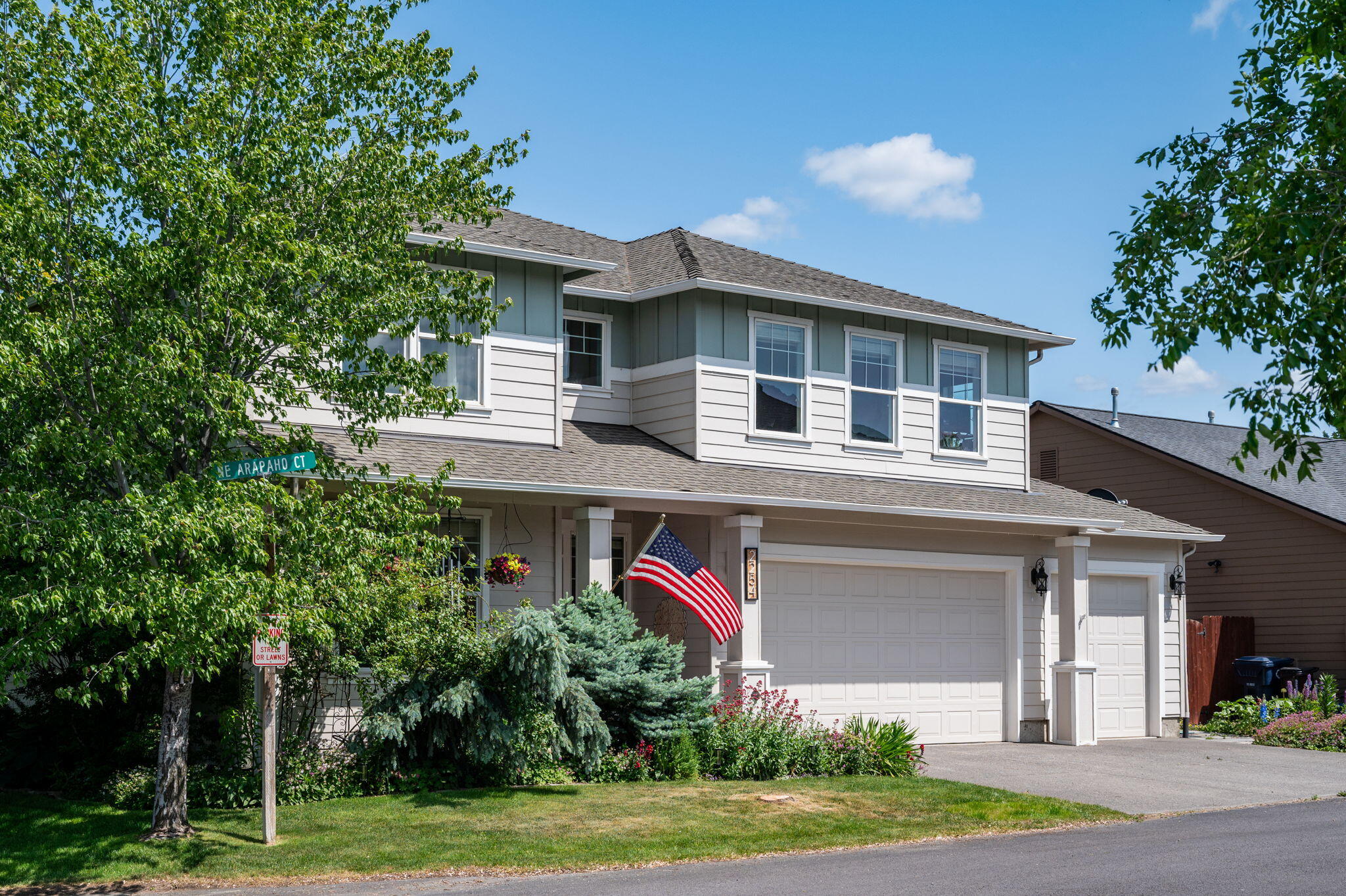 2254 NE Arapahoe Court