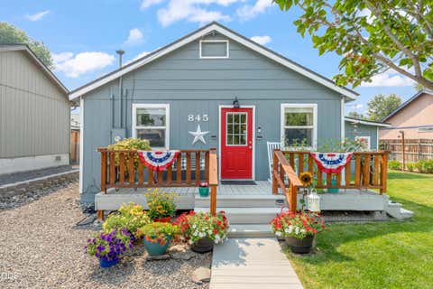 Photo of 845 NW Claypool Street, Prineville, OR 97754 (MLS # 220225958)