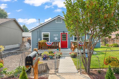 Tiny photo for 845 NW Claypool Street, Prineville, OR 97754 (MLS # 220225958)