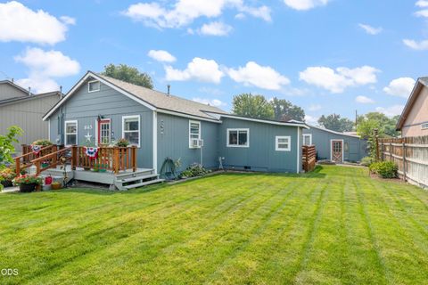 Tiny photo for 845 NW Claypool Street, Prineville, OR 97754 (MLS # 220225958)