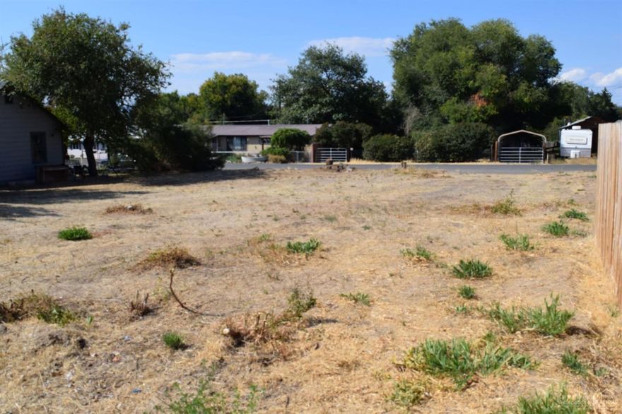 Affordable Price and Great Location! Large residential lot in Culver near schools, parks, lakes and all other outdoor recreation that Central Oregon has to offer. Easy commute to Redmond, Bend, Madras and Prineville. All utilities available.