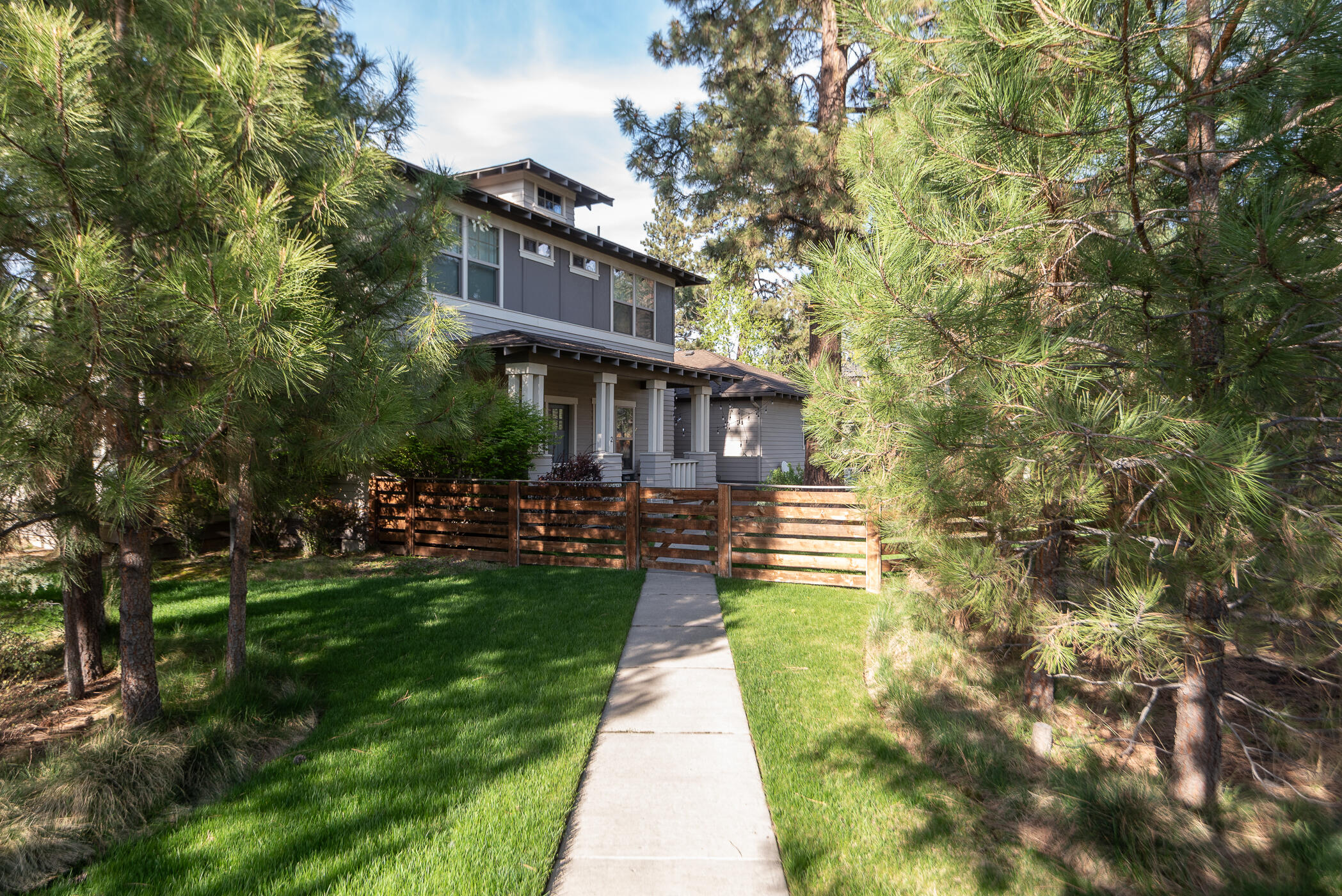 1576 NW Mt Washington