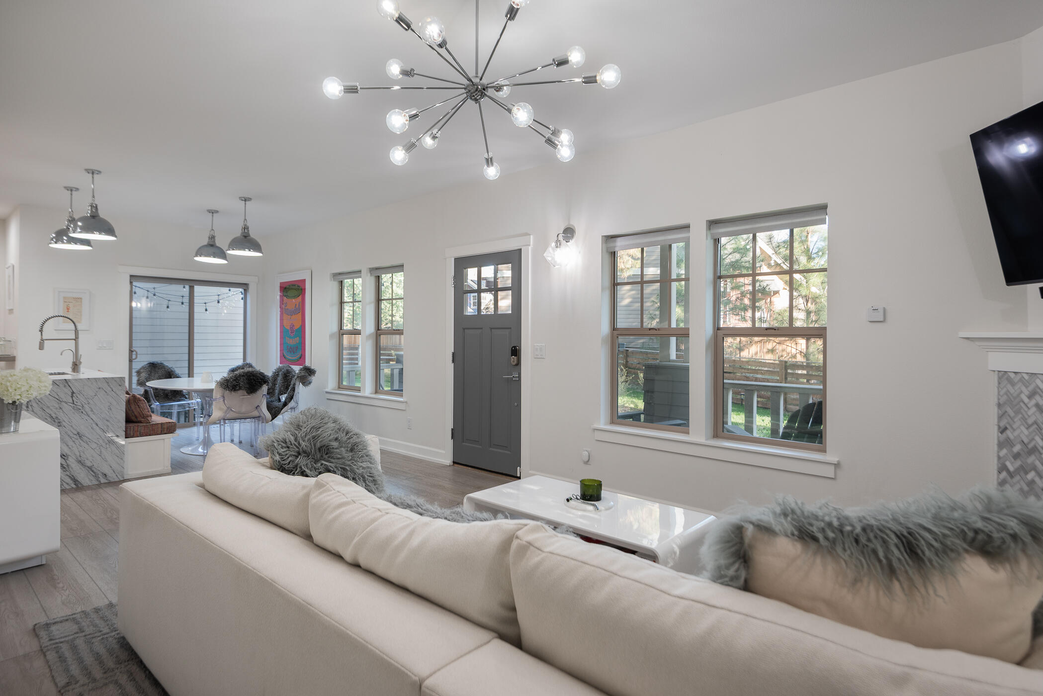 1576 NW Mt Washington