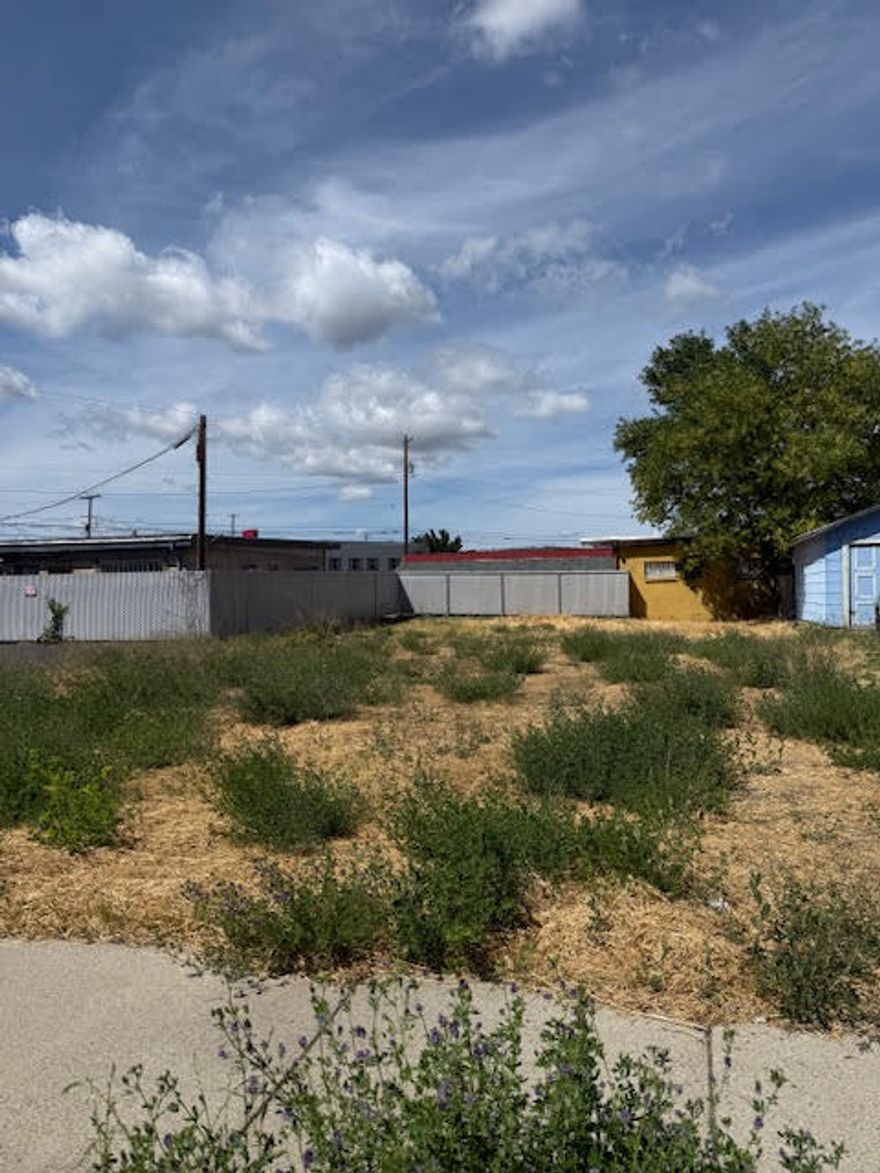Nice level lot just off S 6th Street/Shasta Way zoned general commercial. Buyer to do their own due diligence.