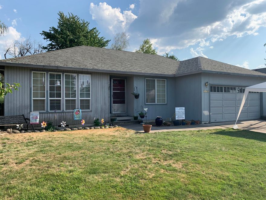 If you are looking for the perfect home and are a first time buyer this could be for you!
Located in a quiet and desirable  area,  sits this 1.405sf 3 bedroom,  2 full bathroom home. It features a nice private backyard for relaxing or entertaining your friends. The open living and dining room leads into the large kitchen with lots of storage. 
This home features a nice master bedroom and bath. There is also a great 2 car garage with plenty of room for parking. This  is a well cared for home ready for a new family to call . . . Home!