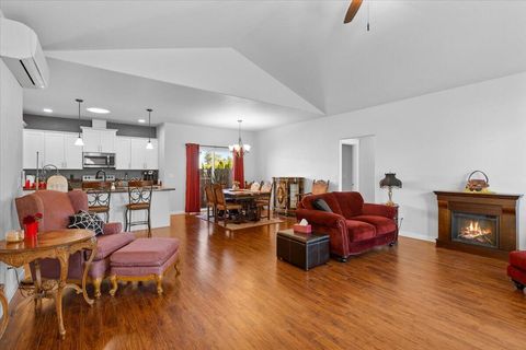 Tiny photo for 672 Heber Lane, Medford, OR 97501 (MLS # 220210713)